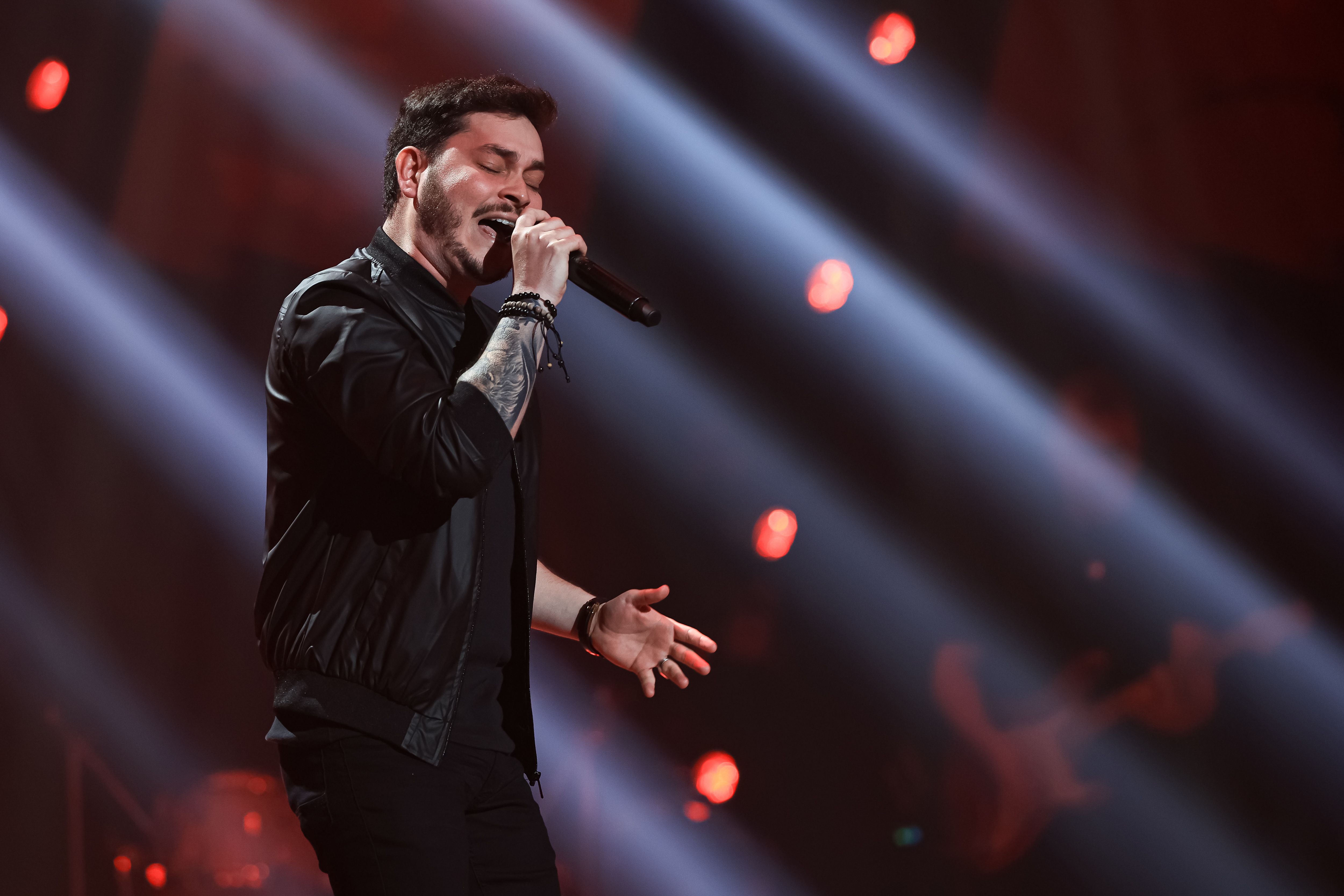 Hudson Araújo agita o palco com forró e conquista o #TimeLauana